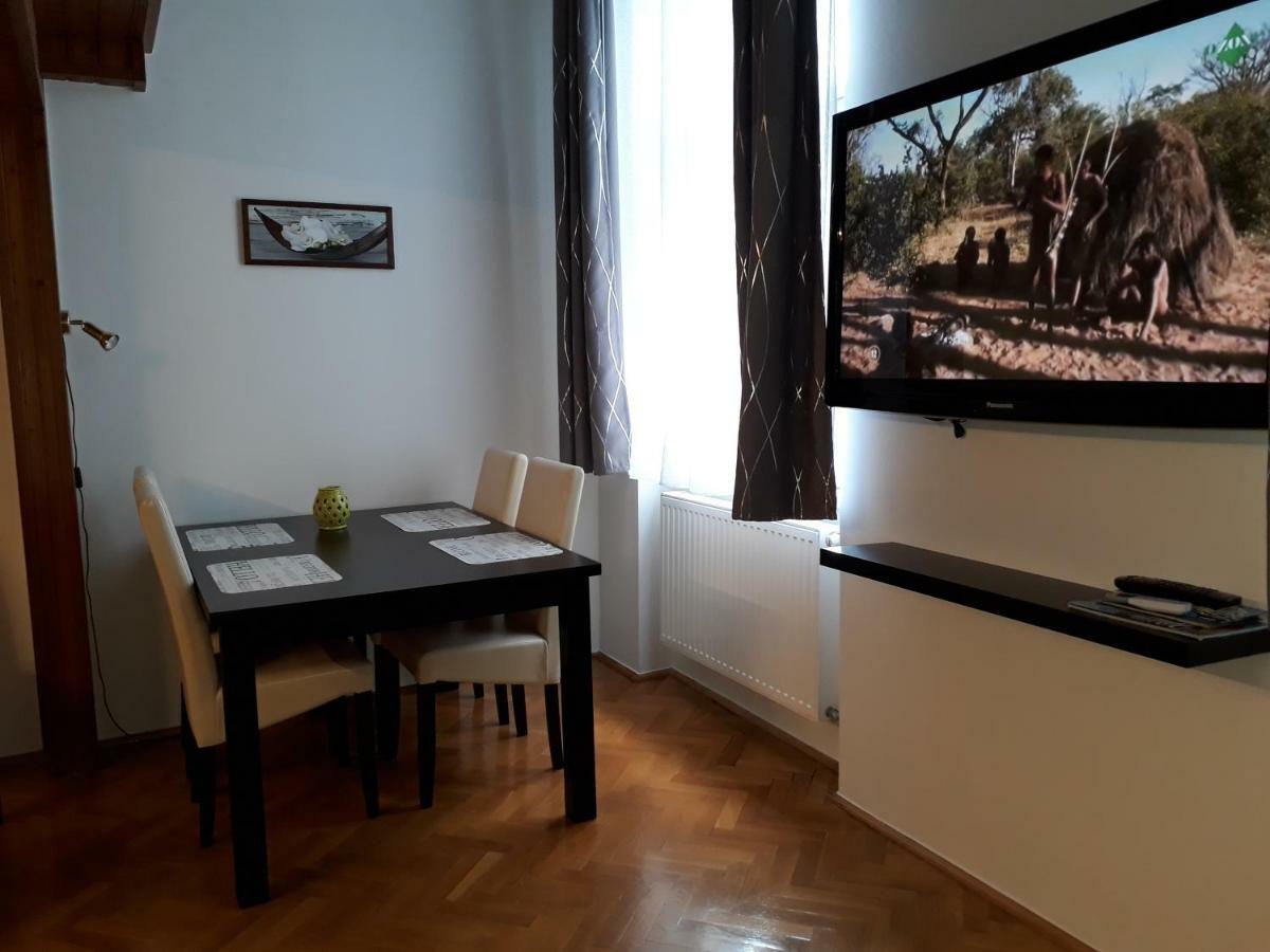 Sunny City Center Πετς Εξωτερικό φωτογραφία