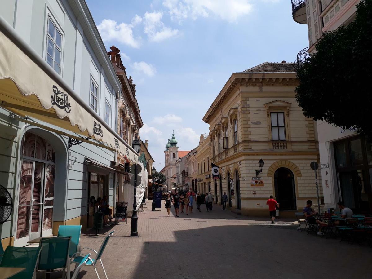 Sunny City Center Πετς Εξωτερικό φωτογραφία