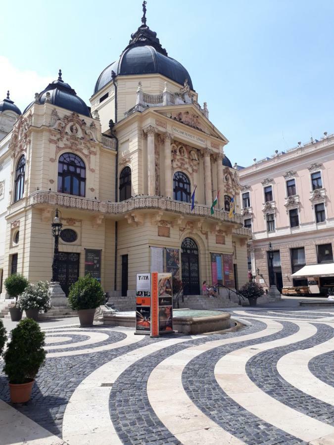 Sunny City Center Πετς Εξωτερικό φωτογραφία